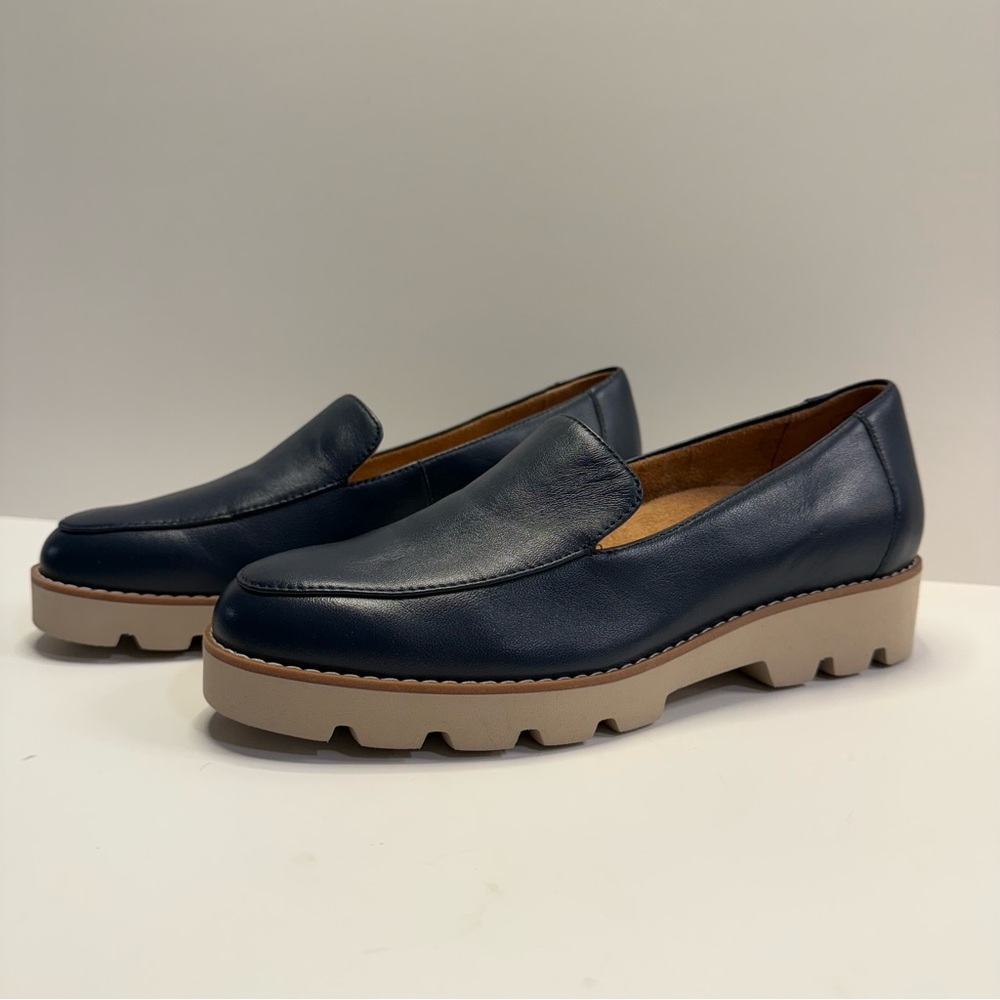 Vionic Kensley Navy Leather Orthotic Lug Loafers 6 NWOB - Picture 1 of 8